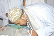 Mukaasir ud-Da'wat (dm) doing Ziyaarat